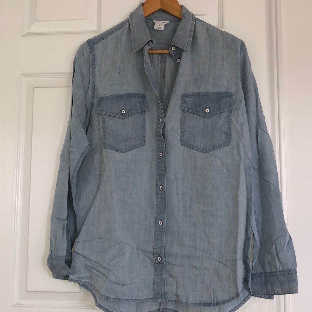 Club Monaco Light Blue Chambray Button-Up Shirt